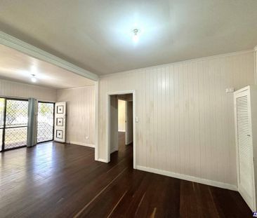 Family home close to town - Photo 1