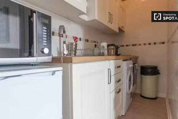 1-bedroom flat to rent in Rathgar, Dublin - Photo 1