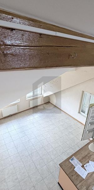 PRIX TOP! EN ATTIQUE, LUMINEUX ET CALME - Photo 1