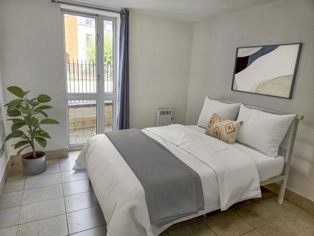 2 bedroom flat to rent - Photo 2