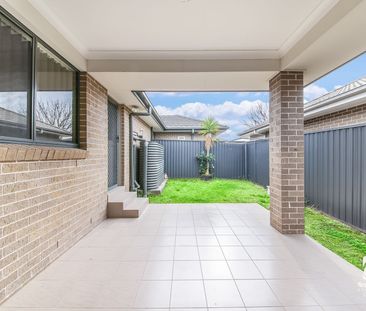 4 Bedroom Beauty + Separate Media Room - Photo 4