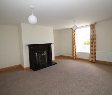 3 bedroom end of terrace house to rent - Photo 3