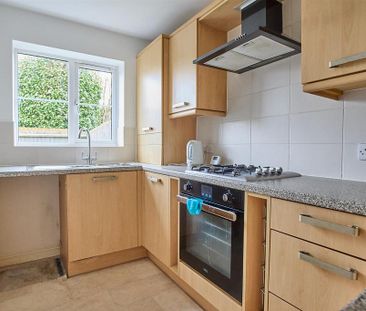 3 bedroom end of terrace house to rent - Photo 3