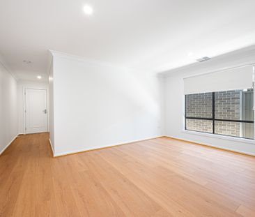 16 Oceanic Crescent, Waitpinga SA 5211 - House For Rent | Domain - Photo 1