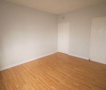 Gantock Crescent, 2 Bedroom Unfurnished Apartment, Cranhill – Avail... - Photo 3