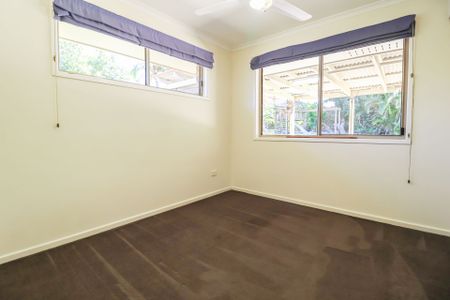 BIG SHED, BIG YARD, ENDLESS POSSIBILITIES - WELCOME TO 11 ALEXANDRA CLOSE! - Photo 2