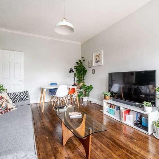 Hopton Road, Streatham, SW16 - Photo 1