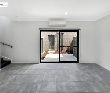 New Modern 3-Bedroom Home in Werribee - Photo 2