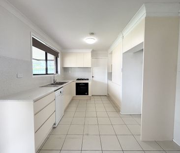 Stylish Family Home in a Peaceful St Helens Park Pocket - Photo 4