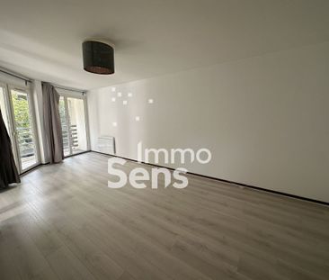 Location appartement - Lille VIEUX LILLE - Photo 2