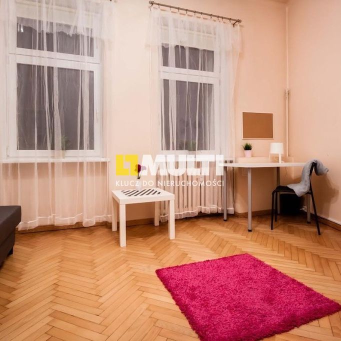 3 pokoje, świetna lokalizacja - Na wynajem - Zdjęcie 1