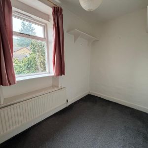 2 bedroom terraced house to rent - Photo 2