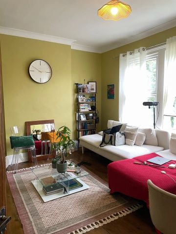 2 Bed Flat, Borthwick Road, E15 - Photo 2