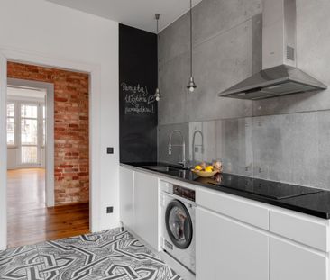 Przestronne klimatyczne mieszkanie z 2 balkonami - Zdjęcie 2