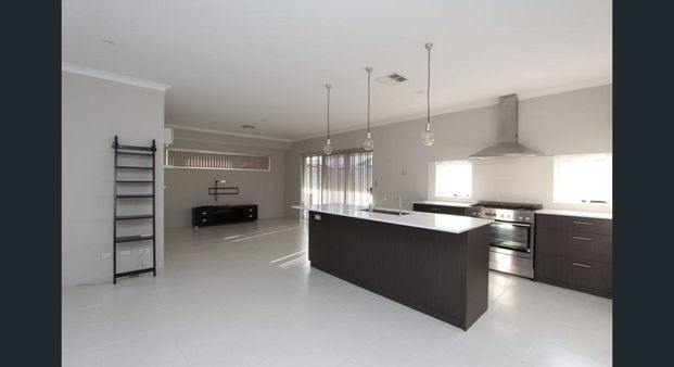 Perfect Living - Photo 1