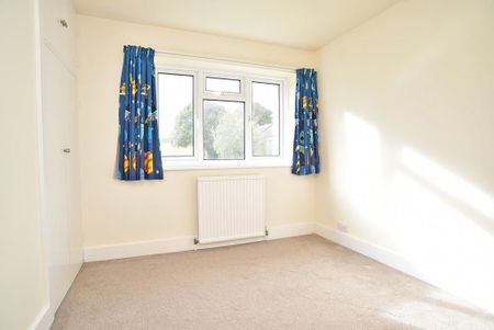 4 bedroom detached house to rent - Photo 4