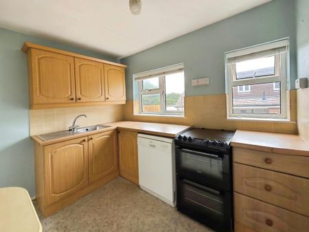 2 bedroom maisonette to rent - Photo 5