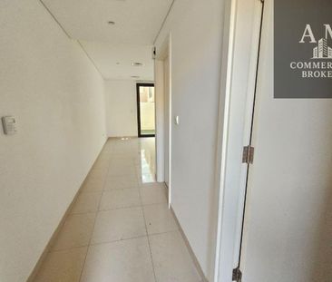 Spacious 3 BR Villa at Nasma Residence End Corner - Photo 6