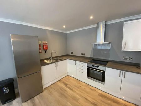 2 bedroom flat to rent - Photo 3