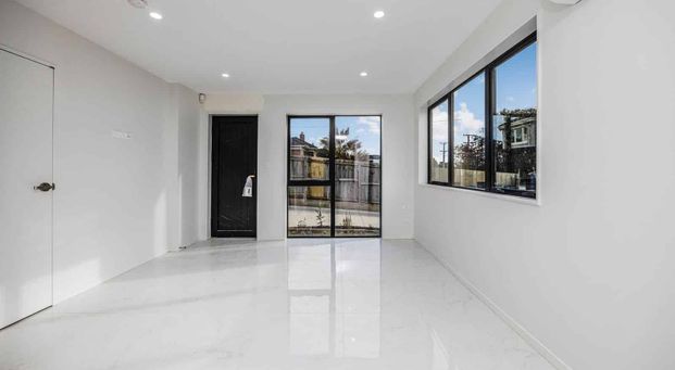 Spacious 4 Bed + Study 3 Baths Garage Pr... - Photo 1