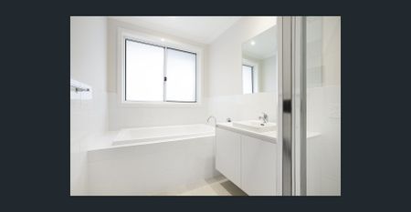 Spacious and convenient family home - Photo 4