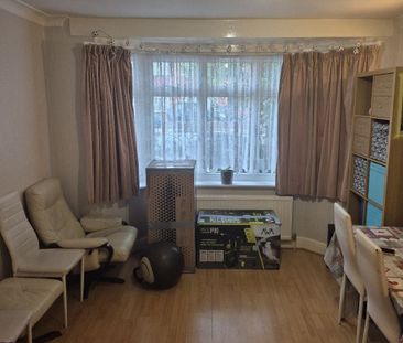 Broomgrove Gardens, Edgware, HA8 - Photo 1