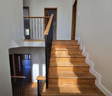 4 room luxury House for rent in Charneca de Caparica, Portugal - Photo 3