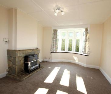 2 bedroom detached bungalow to rent - Photo 2