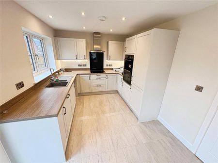 3 bedroom detached house to rent - Photo 3