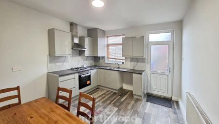 2 bedroom terraced house to rent - Photo 2