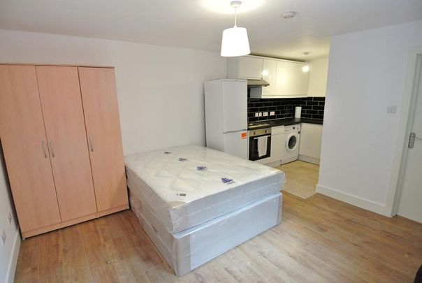 Studio to rent - Photo 1