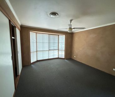 Spacious Family Home in Prime Court Location – Walk to Train, Schoo... - Photo 4