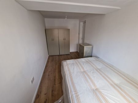 5 Bed Terraced House, Maryland Road, E15 - Photo 2