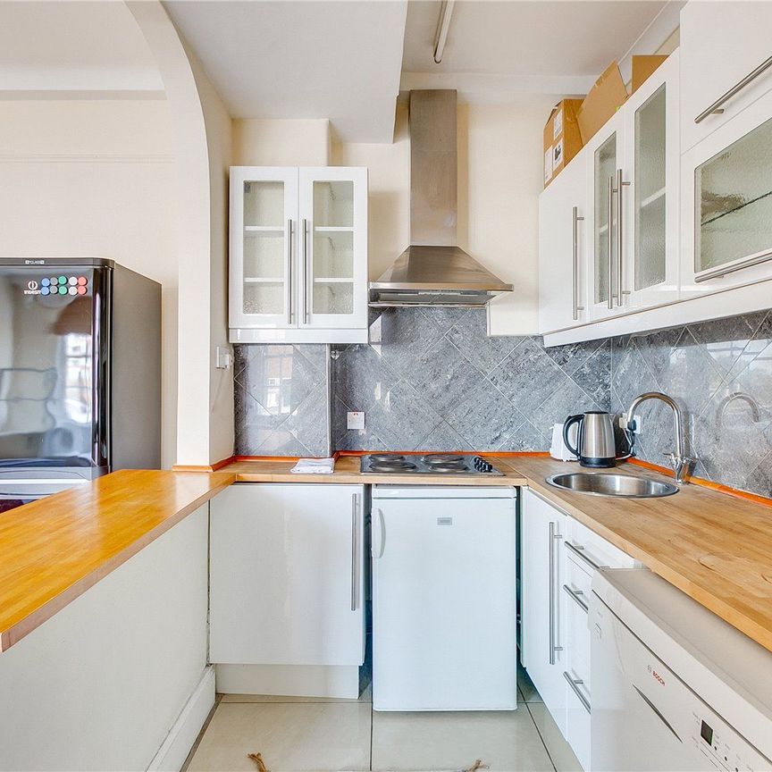 Queens Court, Notting Hill, W2 - Photo 1