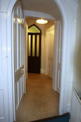 Ashwood 48 Headingley Lane, Leeds, LS6 - Photo 1