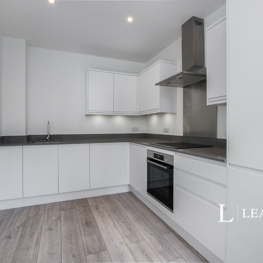 2 bedroom flat to rent Durley Road South, Bournemouth - Photo 1