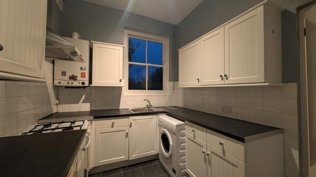 2 bedroom flat to rent - Photo 1