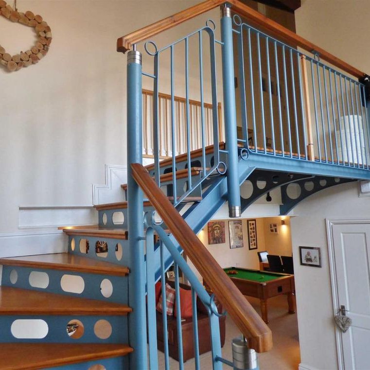 3 bedroom semi-detached house to rent - Photo 1