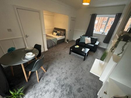 Studio to rent - Photo 2