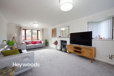 4 bed detached house to rent in The Saplings, Newcastle-under-Lyme, Staffordshire - Photo 3