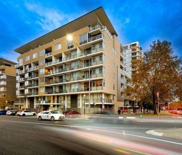 North facing executive split level 2 bedroom apartment - Photo 3