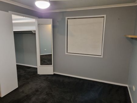 Great Family Sized Home with In-Ground Pool! - Photo 5