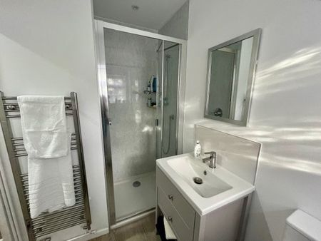 Sandhurst Park, Tunbridge wells. - Photo 5