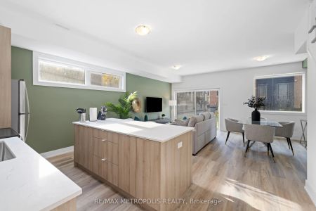 447 Lansdowne Avenue #Laneway - Photo 4