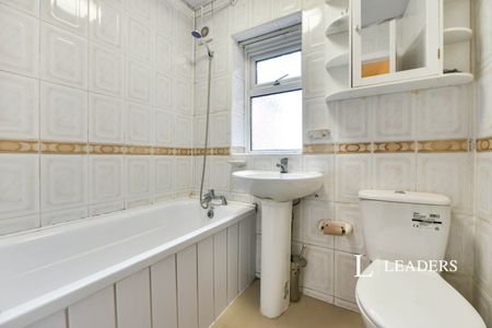 3 bedroom terraced to rent Linney Lane, Oldham, OL2 - Photo 2