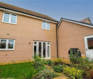 Athelstan Crescent, Rochford, Essex, SS4 - Photo 1