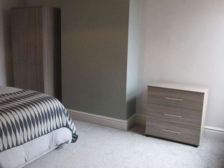 Portland Road Unit 2 - Photo 4