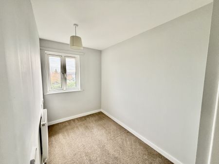 Two storey semi detached home on Selkirk Street, Derby. Offered unfurnished and available now. Features 3 bedrooms 1 bathroom, parking and garden access. Family friendly, EPC TBC. Council Tax Band A. Contact Property Options to view. - Photo 2