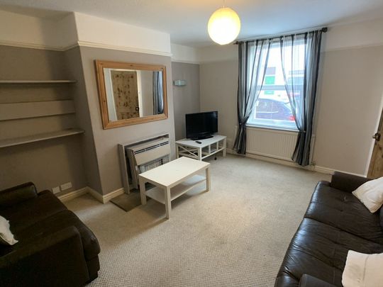 Curzon Terrace, South Bank - P1712 - Photo 1