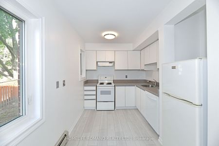 For Lease - 299 Vaughan Road Unit# B, Toronto, Ontario - Photo 3